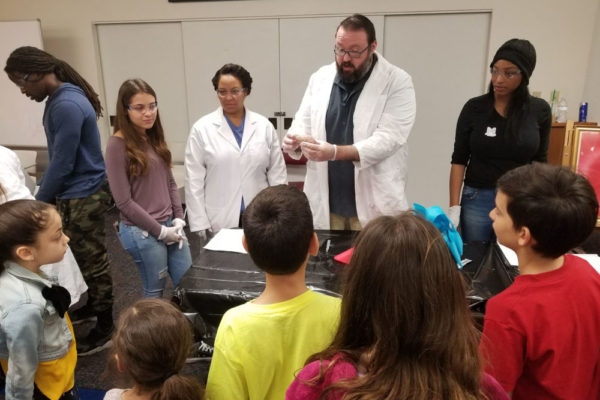 1-27-18-science-in-the-city-dissections-workshop-at-miami-lakes-library-30 Exploring Parallels Between Animal and Human Anatomy STEM Workshop at Miami Lakes Library